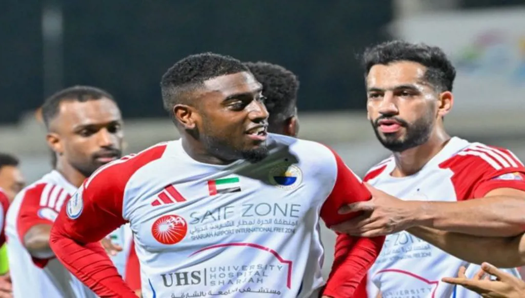 كونراد يُنقذ الشارقة بهدف متأخر ويعيد الفريق إلى صدارة الدوري (فيديو)