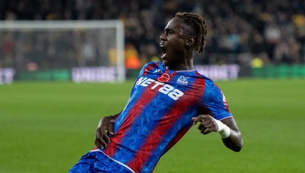 تشيلسي ينهي إعارة مدافعه تشالوباه بسبب أزمة الدفاع