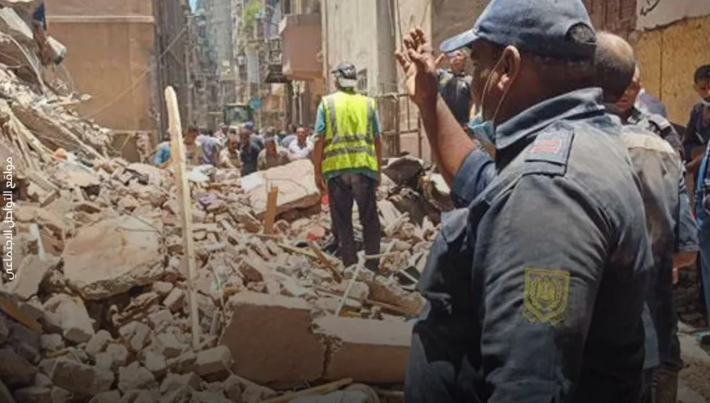مقتل 10 أشخاص بانهيار مبنى من 3 طبقات في مصر