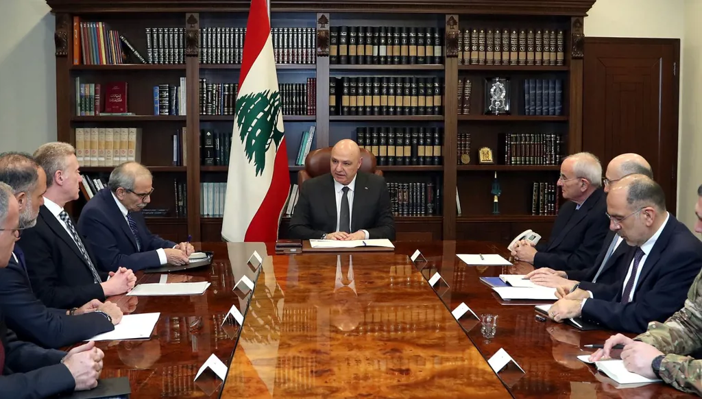لبنان يُمدّد تعليق الرحلات الجوية من إيران وإليها