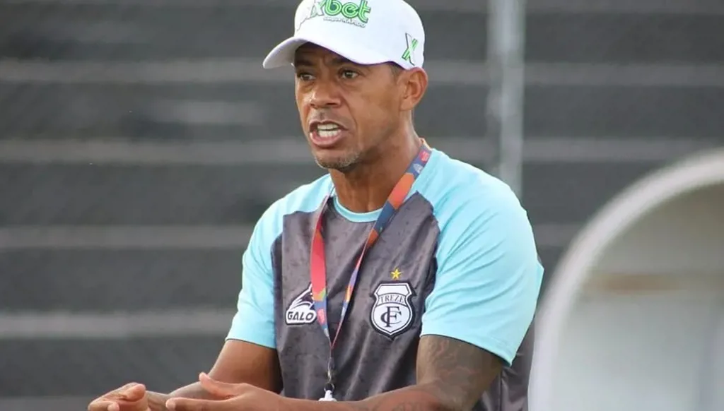 مدرب برازيلي يتولى قيادة ناديين في نفس الوقت