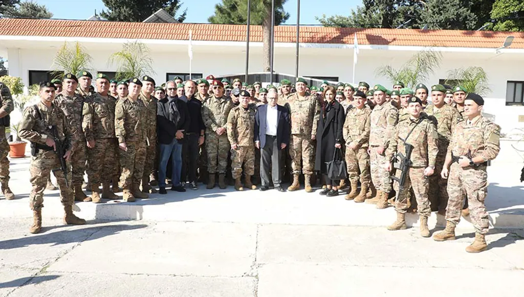 سلام من صور جنوب لبنان: الجيش هو المولج بالدفاع عن لبنان