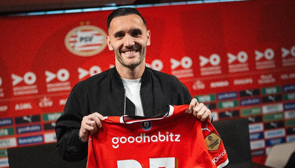 أيندهوفن يُكمل صفقة مجانية قبل أسبوع من المواجهة المثيرة مع أرسنال