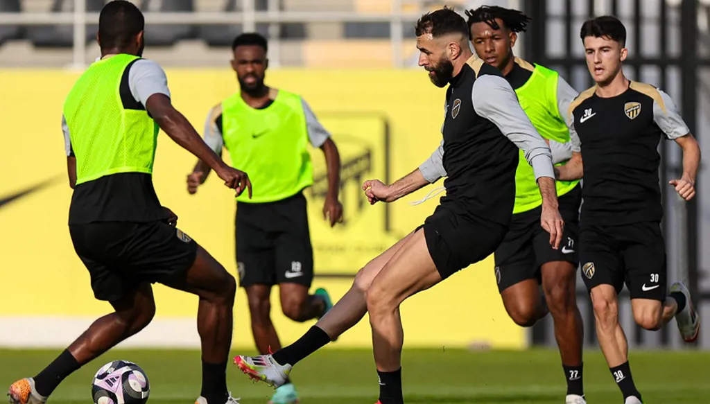 الاتحاد يفوت فرصة تعزيز الفارق والهلال يعود بقوة في دوري روشن