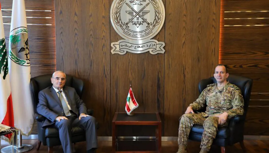 أمن لبنان بين وزير الدفاع وقائد الجيش