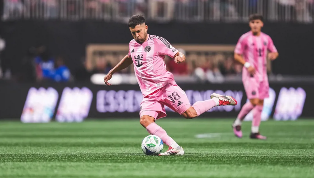 جوردي ألبا يمدد رحلته الأميركية حتى 2027