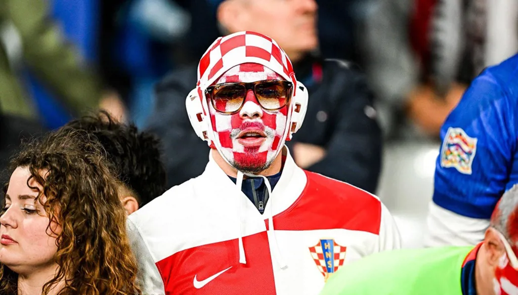 تحية نازية تثير الغضب في باريس