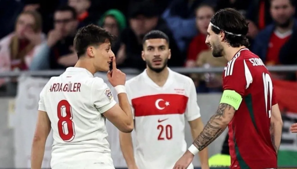 "1088" رسالة قوية من لاعب ليفربول إلى أردا غولر (صور وفيديو)