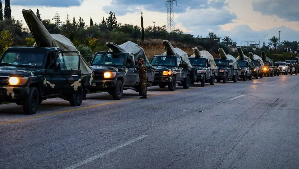 الجيش السوري يرسل تعزيزات عسكرية باتجاه جبهة دير حافر في ريف حلب الشرقي (صور)