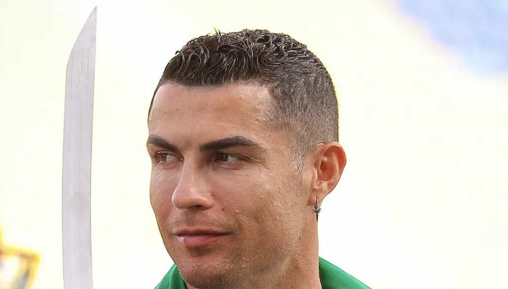 رونالدو يخطط لضربة استثمارية مدوية في إنكلترا