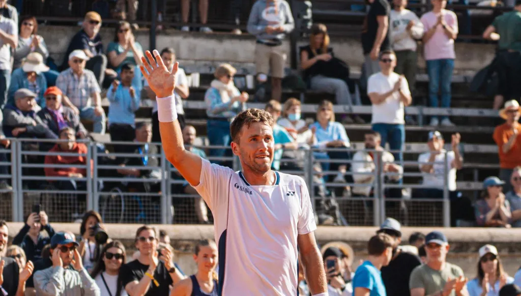 رود يستهل حملة الدفاع عن لقب دورة برشلونة بالفوز على غالان