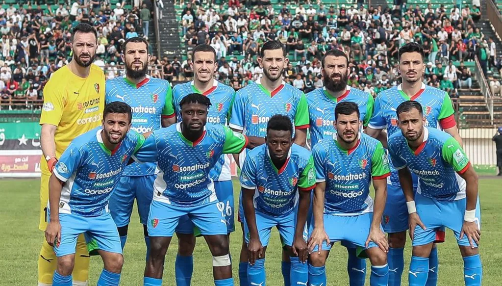 قمة الدوري الجزائري تُلعب خلف الأبواب المغلقة