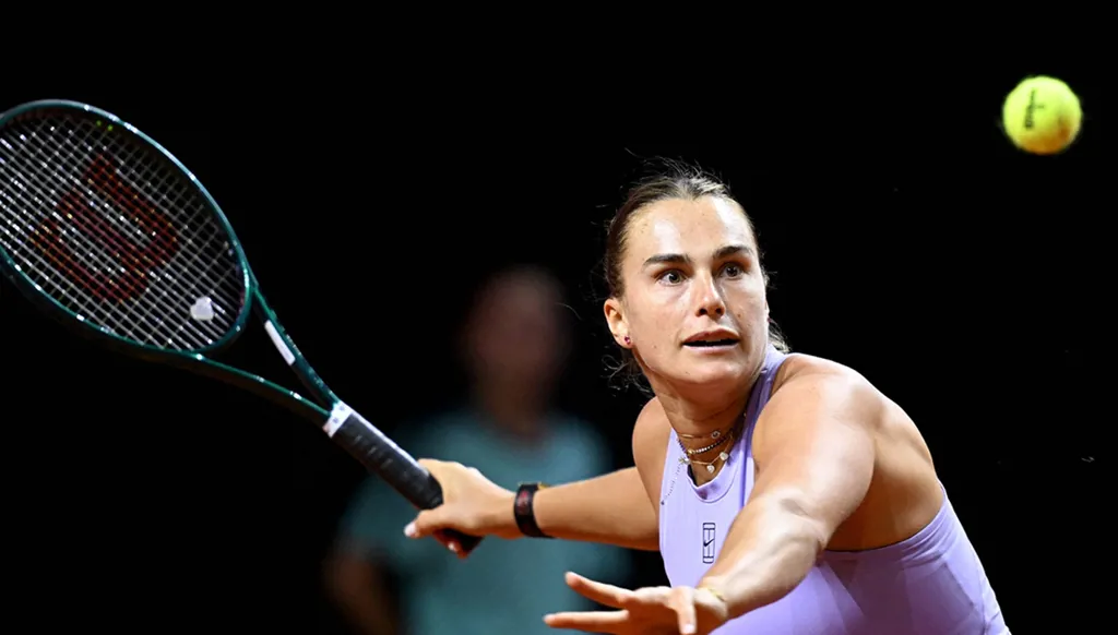 سابالينكا تنشر فيديو طريفاً على أنغام أغنية أم كلثوم (فيديو)