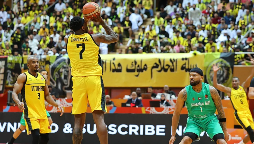 شباب الأهلي يُحلّق بلقب "وصل" من جدة إلى آسيا (صور)