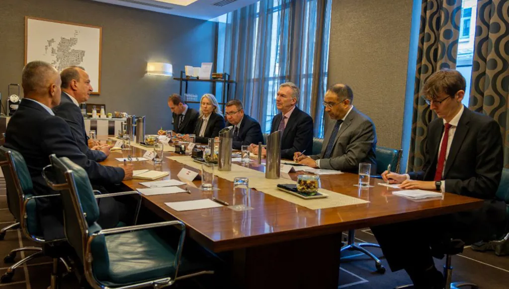 دعم واسع للقرار والاختبار يُستكمل اليوم...  تفاعلات غاضبة لـ"الثنائي" لا تبلغ الاستقالة