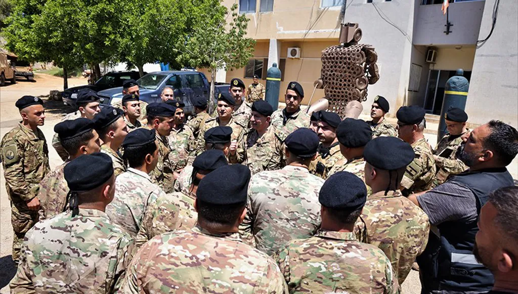 عاجل - ماذا قال قائد الجيش عن انفجار الذخائر في الآلية في منطقة بريقع - النبطية؟