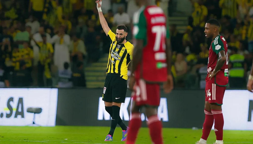 الاتحاد يقترب من اللقب محلياً والهلال يسعى للانتفاضة آسيوياً