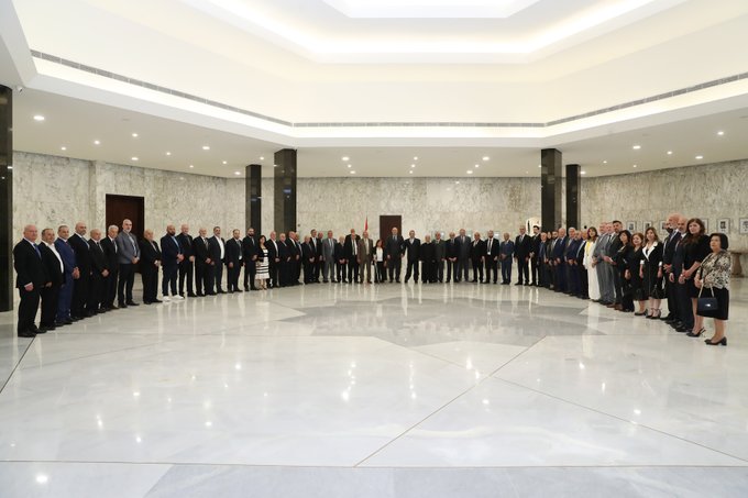 عون يستقبل وفداً من العيشية (الرئاسة اللبنانية).