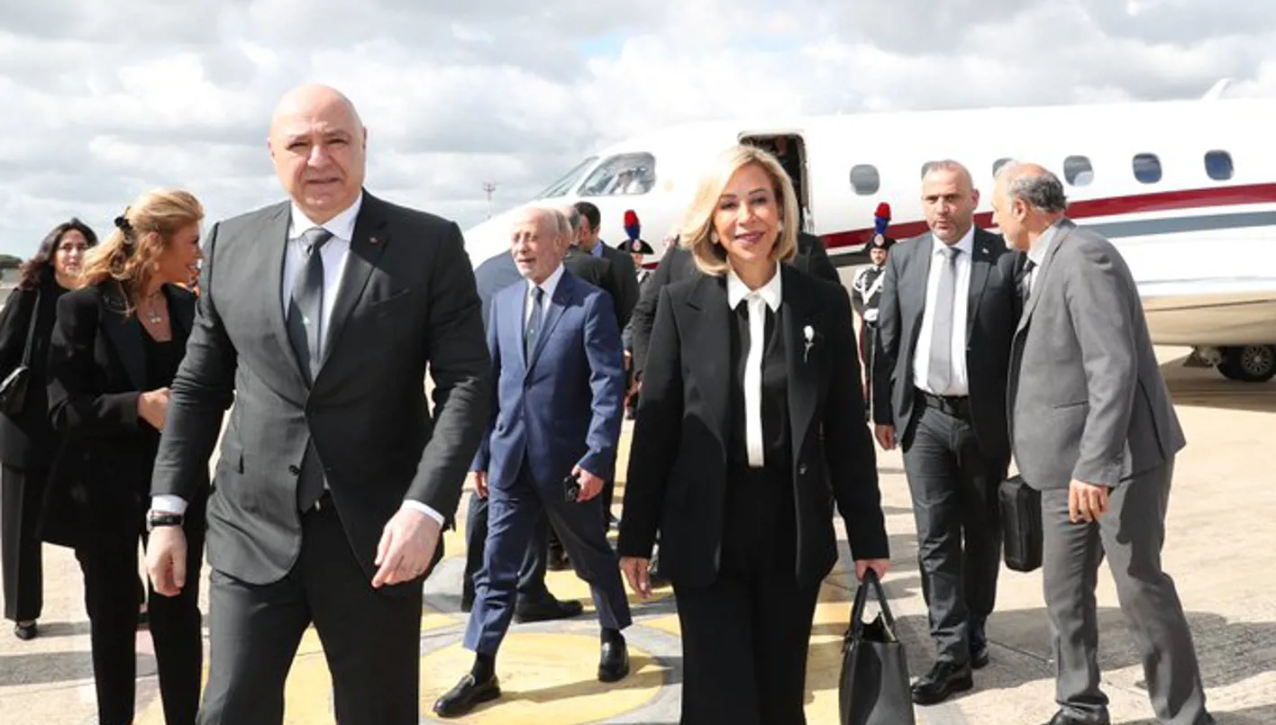 عون واللبنانية الأولى يصلان إلى روما (الرئاسة اللبنانية).