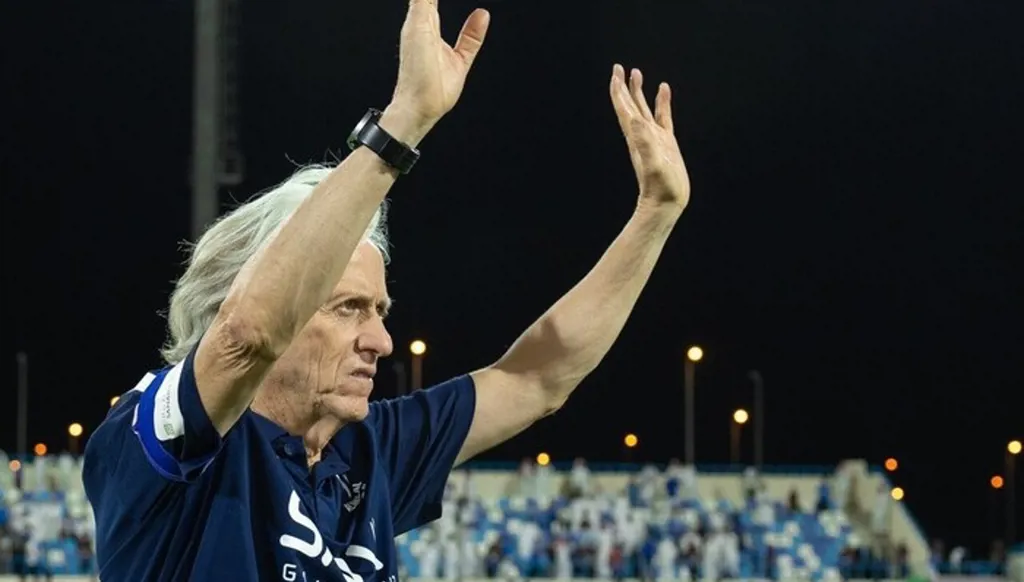 جيسوس ينتقد التحكيم ويتحمل مسؤولية إقصاء الهلال الآسيوي