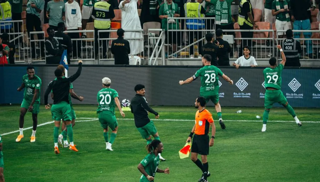 الأهلي يقلب الطاولة على التعاون في دوري روشن السعودي... نتائج وترتيب المرحلة 15