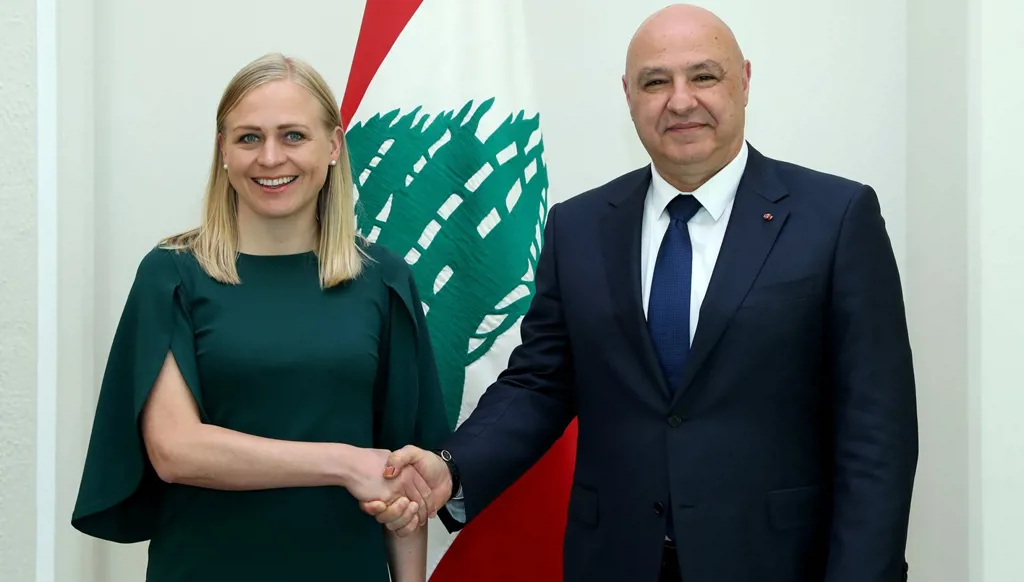 عون: لبنان تمسّك ببقاء "اليونيفيل" في الجنوب نظراً للدور المهم الذي تلعبه مع الجيش