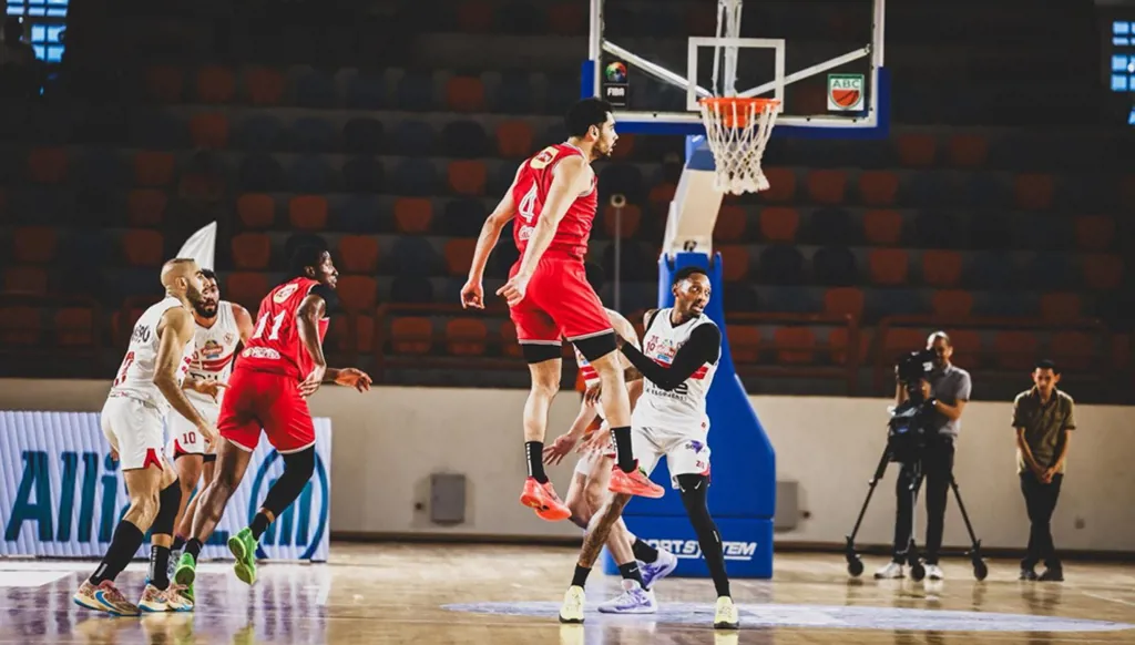 الأهلي يسحق الزمالك بفارق 49 نقطة ويضرب موعداً مع الاتحاد