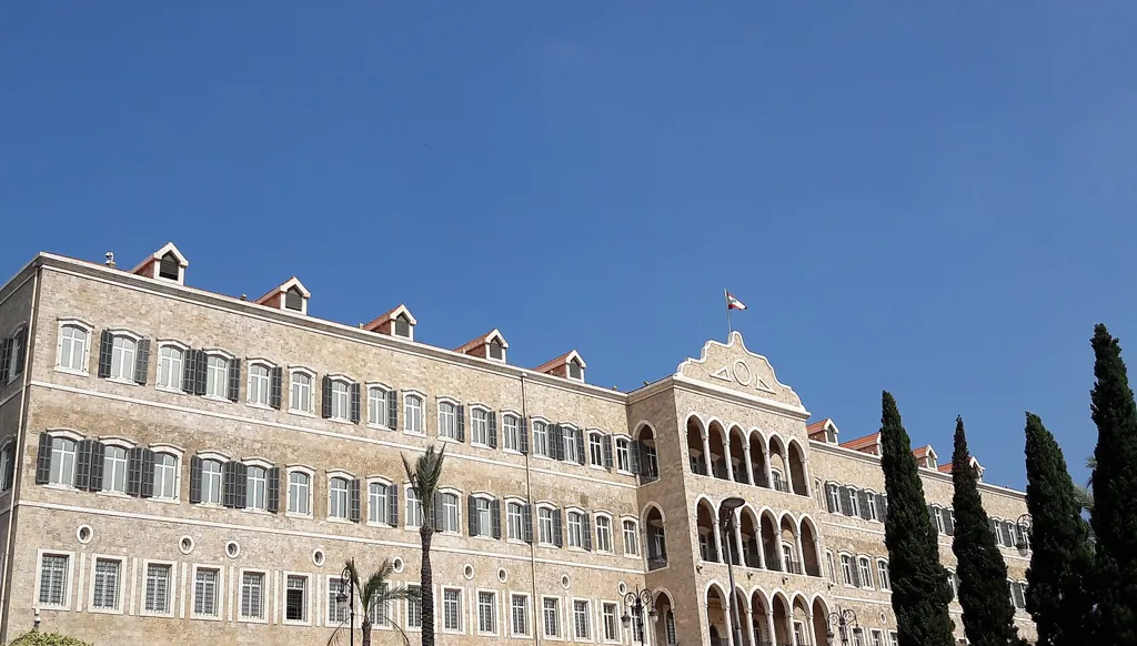 Visite au Liban des ministres francaise, britannique et qatarienne en soutien au Liban.