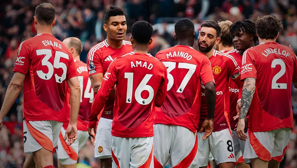 يونايتد يتمسك بحلم التتويج بالدوري الإنكليزي في الذكرى الـ150 لتأسيسه