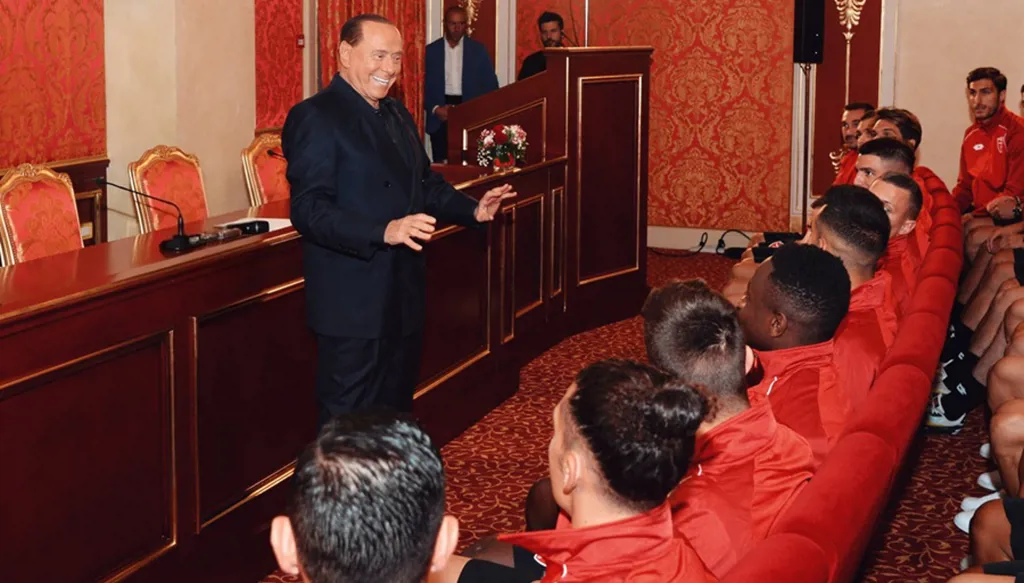 عائلة بيرلسكوني تُغلق آخر فصولها في كرة القدم