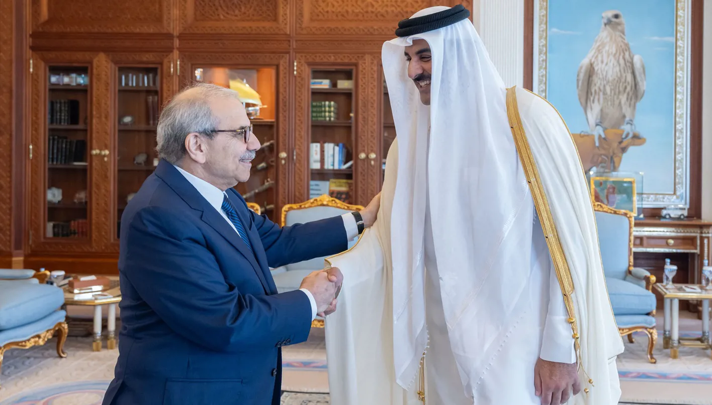 الرئيس نواف سلام خلال لقائه أمير قطر (الديوان الأميري القطري).