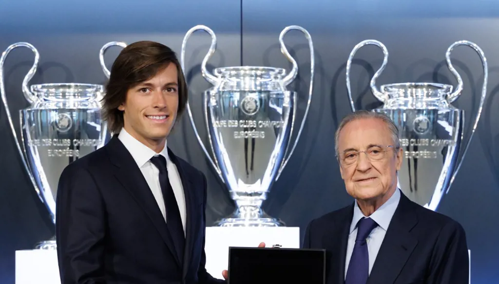 كاريراس أحدثهم... نجوم عادوا إلى ريال مدريد بعد رحلة إثبات الذات