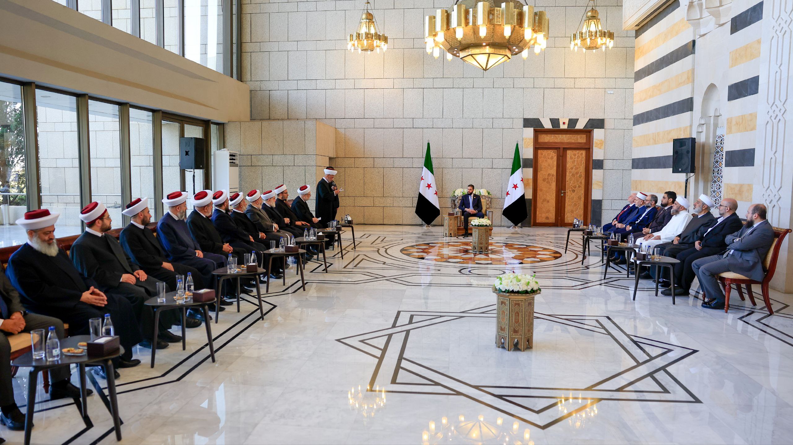 لقاء دريان والوفد المرافق له مع الشرع (سانا).