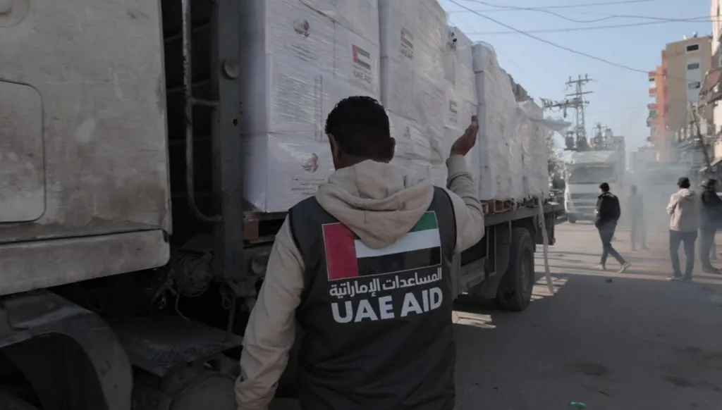 عملية "الفارس الشهم 3" تسلّم طروداً غذائية للأهالي في شمال غزة