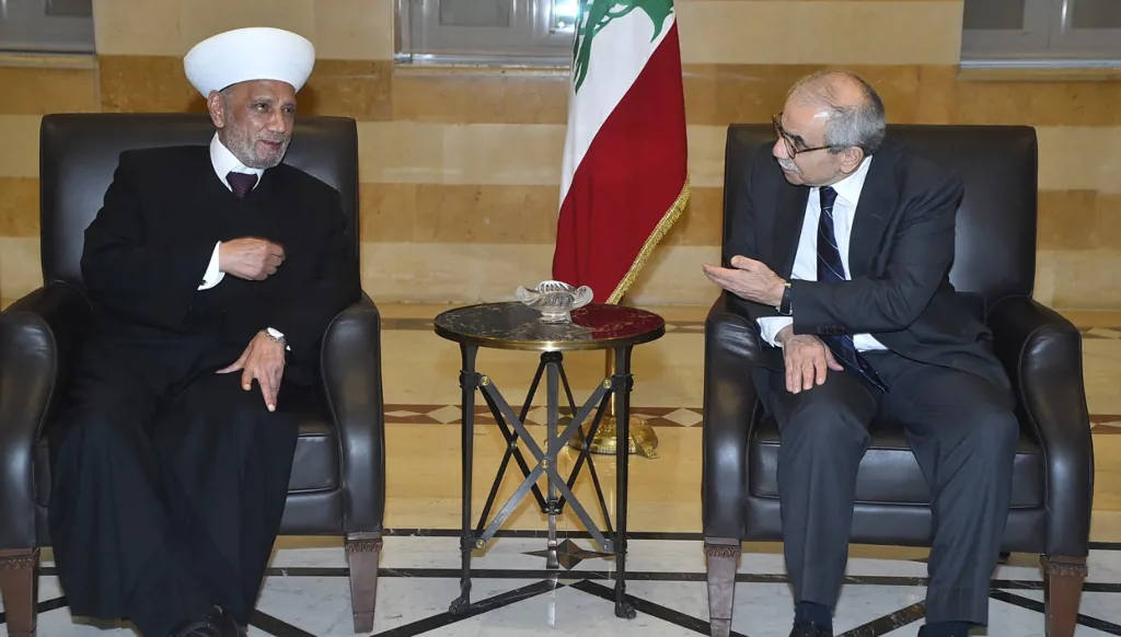 سلام بحث مع المفتي دريان في التطورات