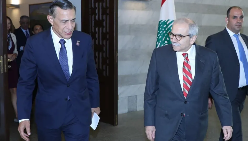 عضو الكونغرس الأميركي بعد لقائه سلام: يوم جديد للبنان... وأتوقع بأن يكون تسليم السلاح طوعياً