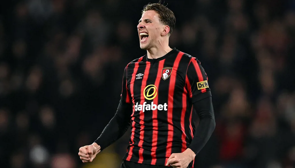 باريس سان جيرمان يضم مدافع بورنموث بصفقة كبيرة