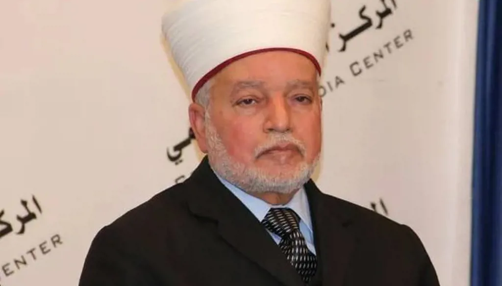 إسرائيل تبعد مفتي القدس والأراضي الفلسطينية 6 أشهر عن المسجد الأقصى