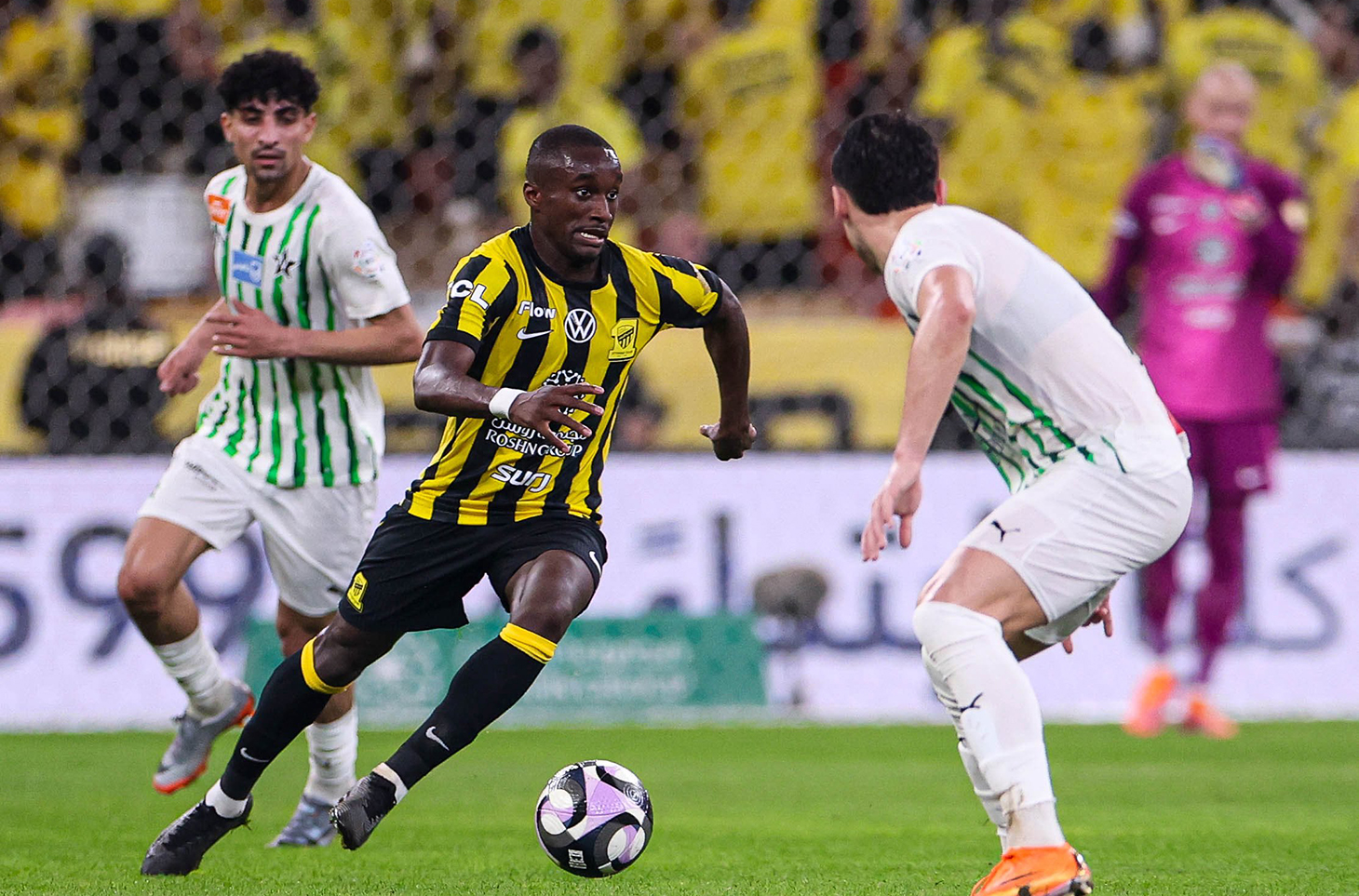 من مباراة الاتحاد والنجمة في الدوري السعودي. (وكالات)