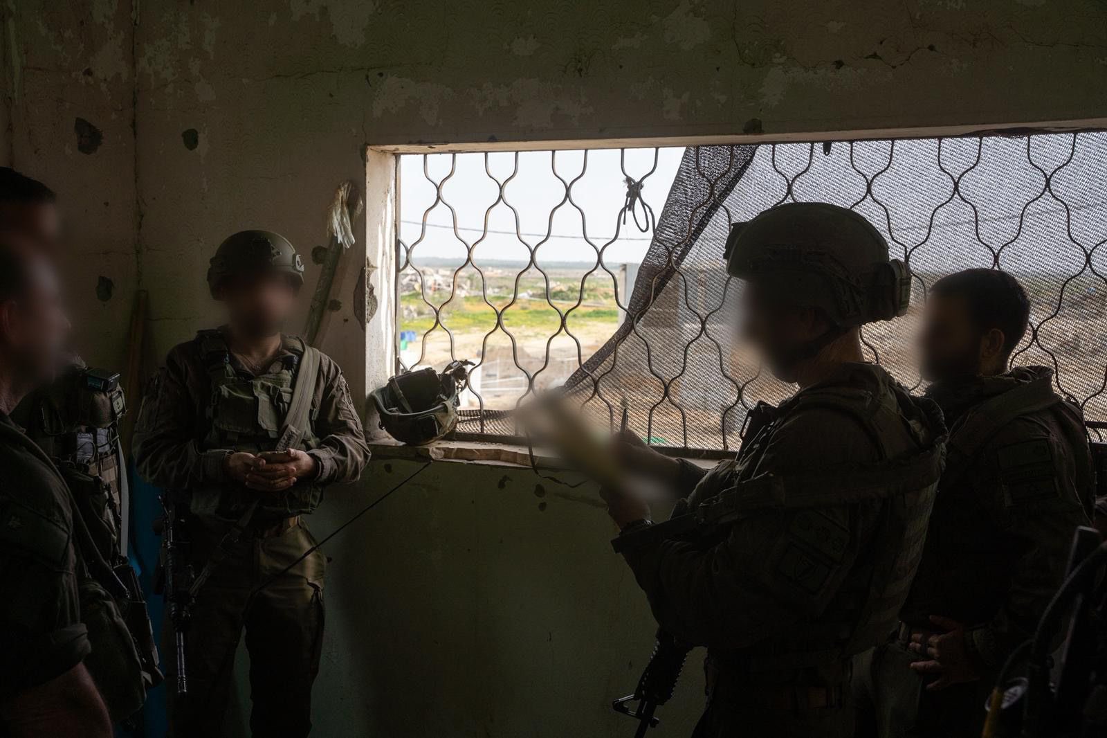 جنود عند معبر ريغافيم (إكس)