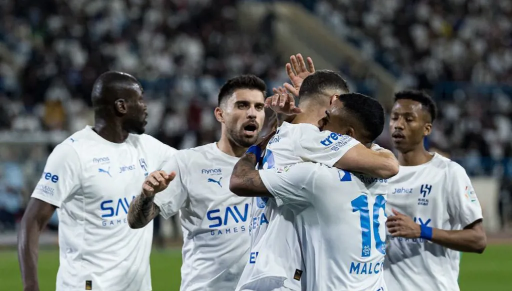 موعد مباراة الهلال السعودي ضد شباب الأهلي الإماراتي والقنوات الناقلة