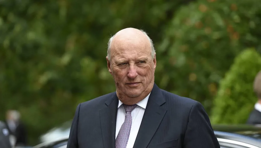 نقل ملك النرويج إلى مستشفى في إسبانيا