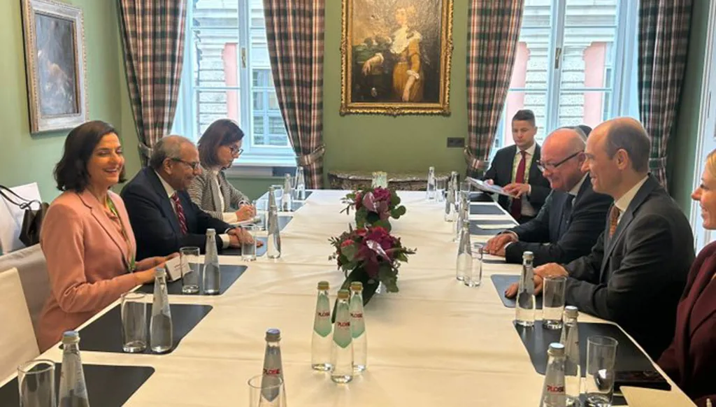 لقاء لسلام على هامش مشاركته في مؤتمر ميونخ (إكس).