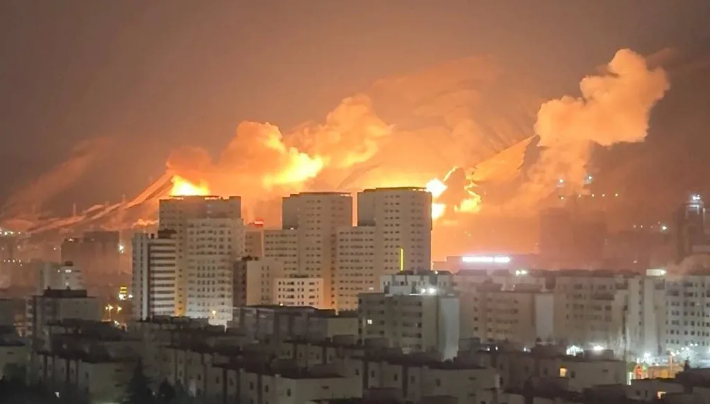 إسرائيل تُعلن تنفيذ "ضربات واسعة النطاق" على طهران (صور وفيديو)