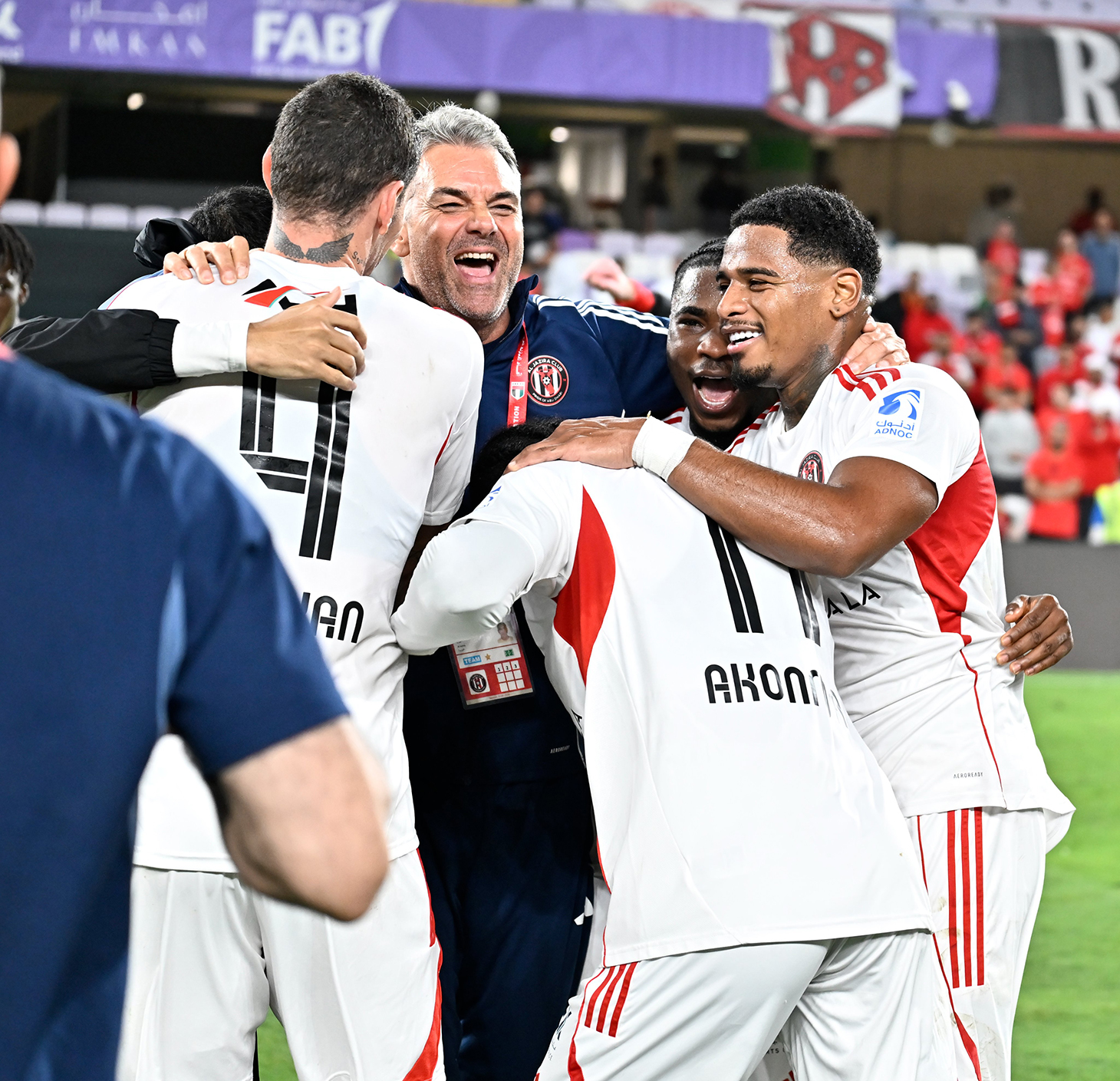 فرحة الفوز والتأهل إلى النهائي. (وكالات)