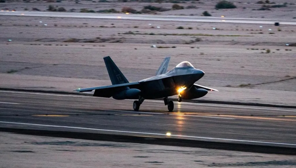 "قضينا على آخر 4 سفن حربية من فئة سليماني"... "سنتكوم": الهجمات الإيرانية انخفضت كثيراً