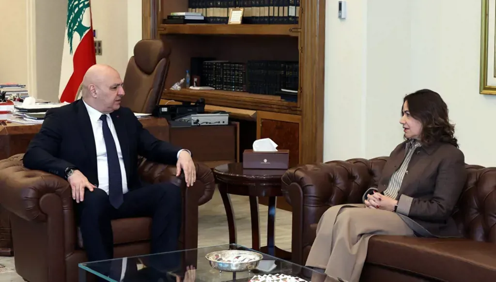 Le ministre des affaires sociales signale 780 000 personnes déplacées enregistrées et 120 000 dans des abris