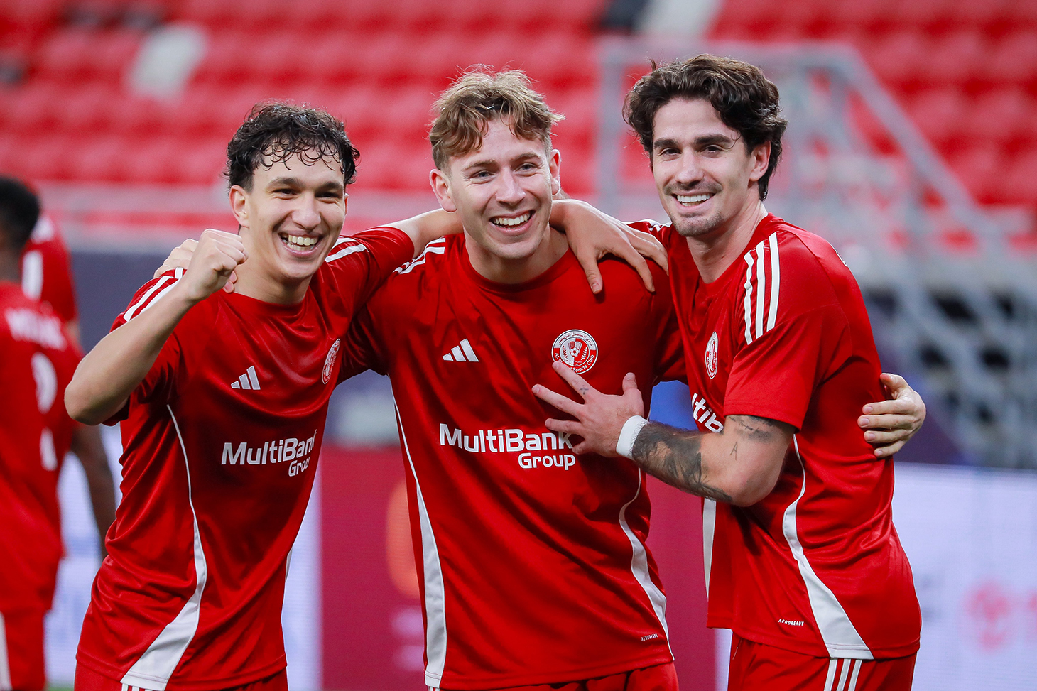 لاعبو نادي الشمال يحتفلون أمام الوكرة في الدوري القطري. (وكالات)