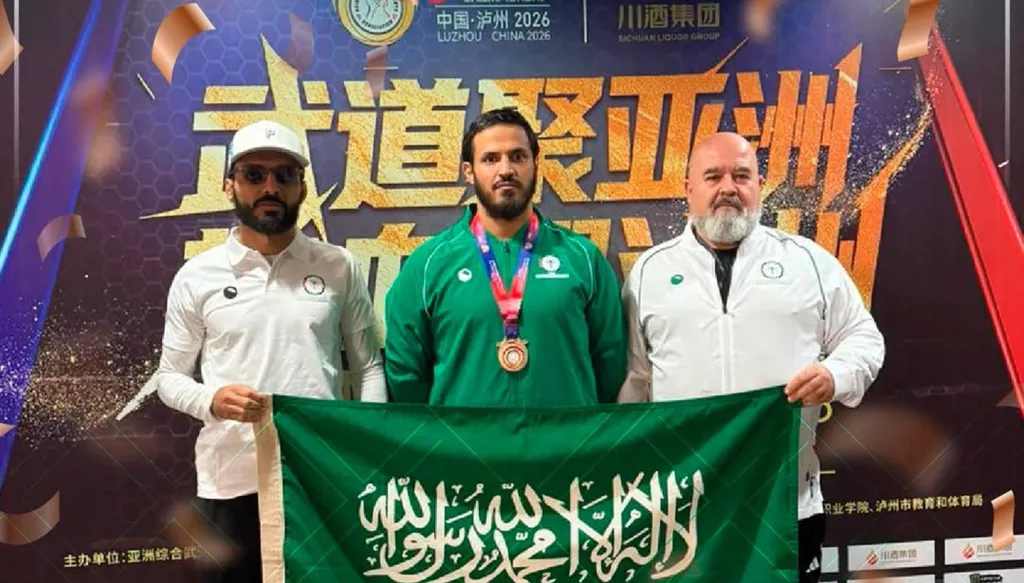 السعودي فهد القحطاني يحرز برونزية آسيا في فنون القتال المختلطة