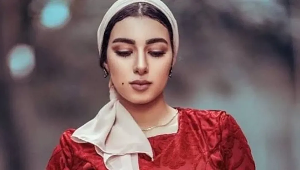 من هي البلوغر هدير عاطف المتهمة بقضايا نصب واحتيال في مصر؟